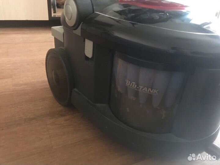 Моющий пылесос LG