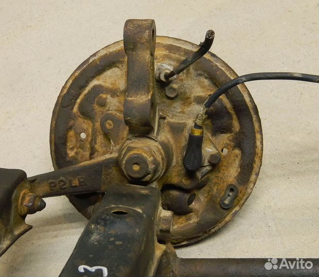 Кулак задний левый Hyundai Accent 1 (1996г)