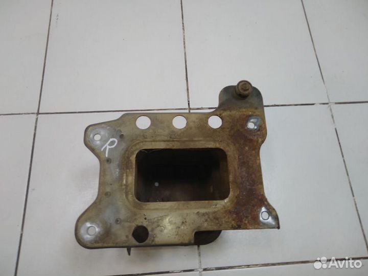 Кронштейн усилителя переднего бампера Chevrolet Ca