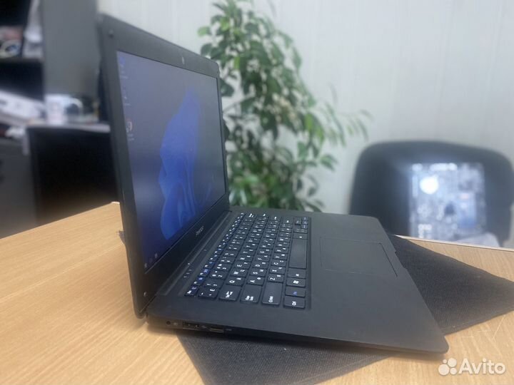 Ноутбук 14 дюймов 4 ядра SSD 6 часов работ