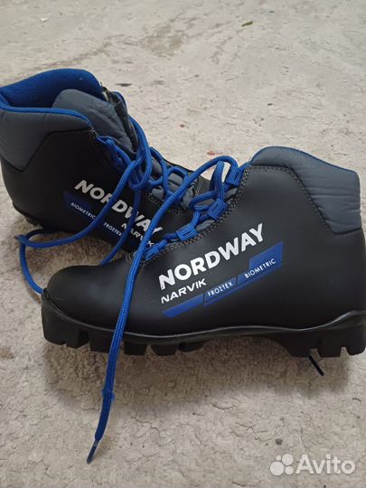 Лыжные ботинки