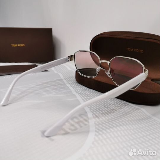 Солнцезащитные очки унисекс Tom ford