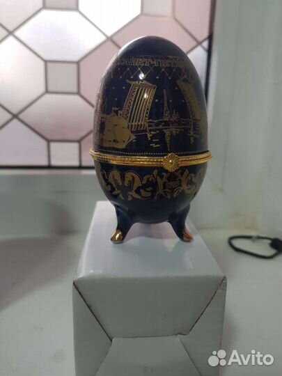 Яйцо подарок