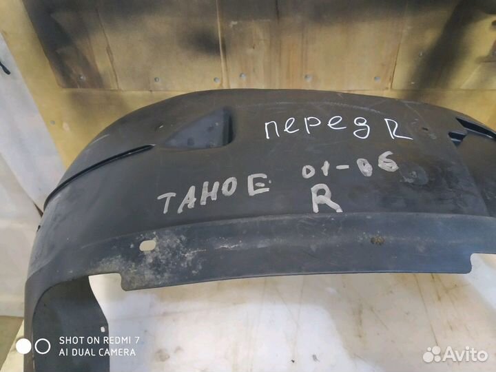 Подкрылок перед правый Cadillac Escalade Tahoe 2