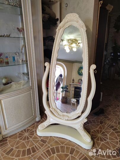 Зеркало напольное