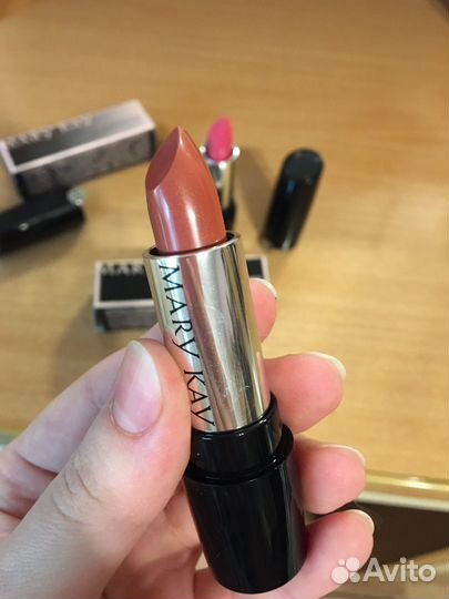 Помада Mary Kay