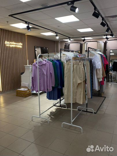 Шоурум женской одежды и нижнего белья