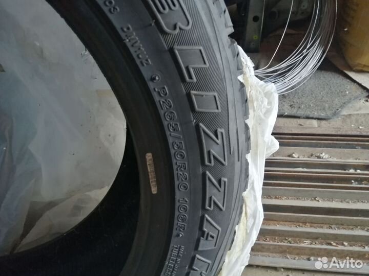 Bridgestone Blizzak DM-V1 265/50 R20