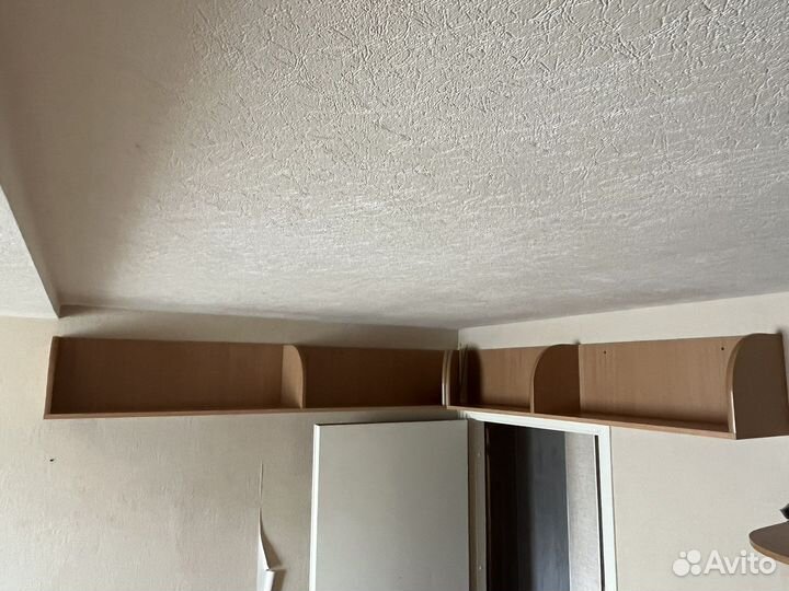 Полка книжная настенная