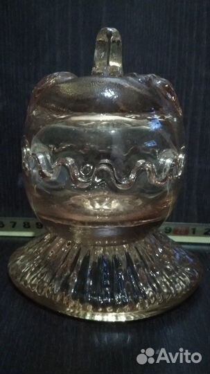 Яблоко стеклянное на подставке