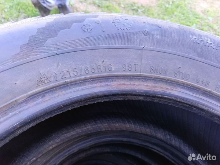 Kumho I'Zen KW22 215/65 R16 98T