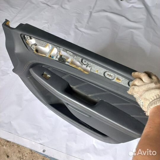 Обшивка двери передняя правая Mercedes-Benz Ml