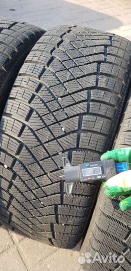 Pirelli Ice Zero FR 225/45 R18