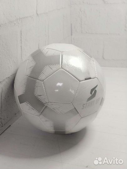 Футбольный мяч