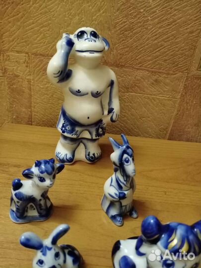 Статуэтки фарфор. Гжель