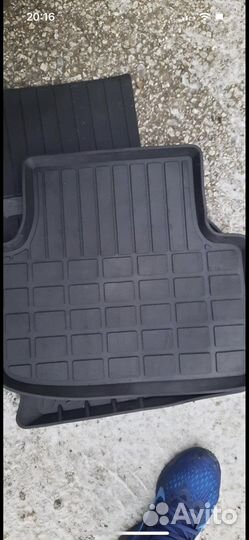 Продам новые оригинальные коврики шкода октавия