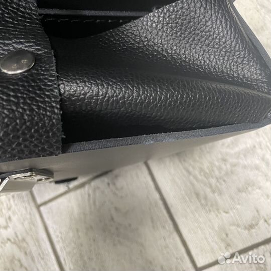Сумка-кофр на маятник мотоцикла Harley-Davidson