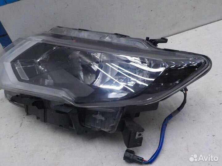 Фара левая Nissan X-Trail