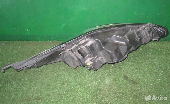 Фара левая Ford Fiesta (CB1) 2011