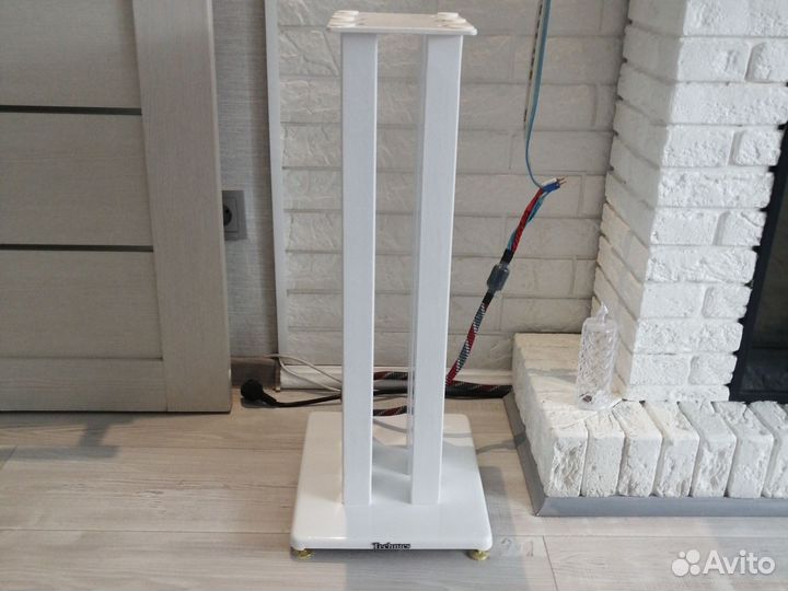 Стойки для аккустики