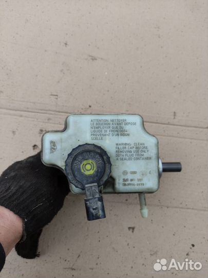 Главный тормозной цилиндр Skoda Octavia A5