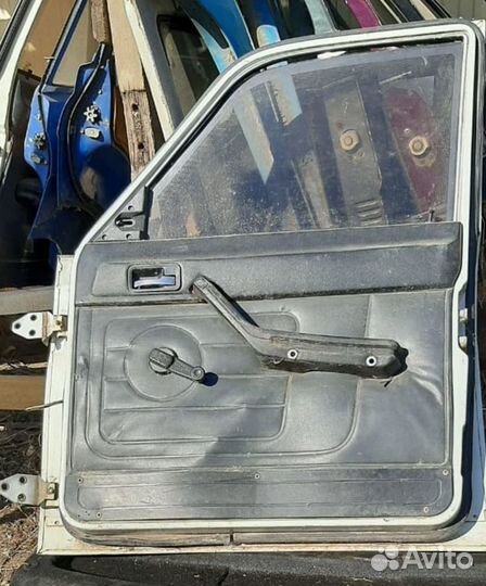 Дверь передняя правая Волга 24