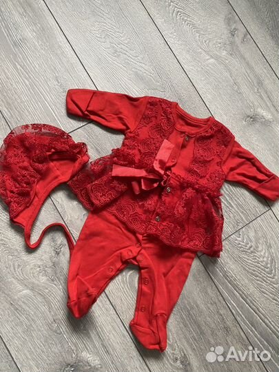 Пакет вещей с погремушками р.62-68