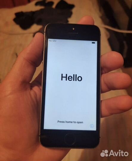 iPhone SE, 64 ГБ