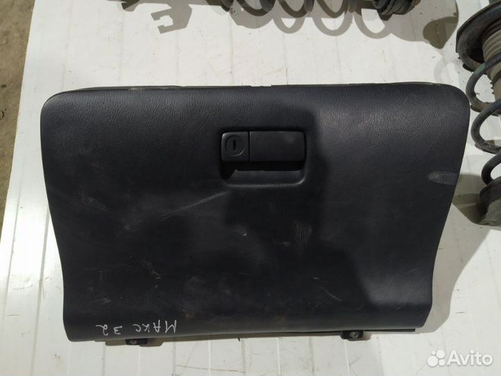 Бардачок Nissan Maxima 32 седан 3 1998