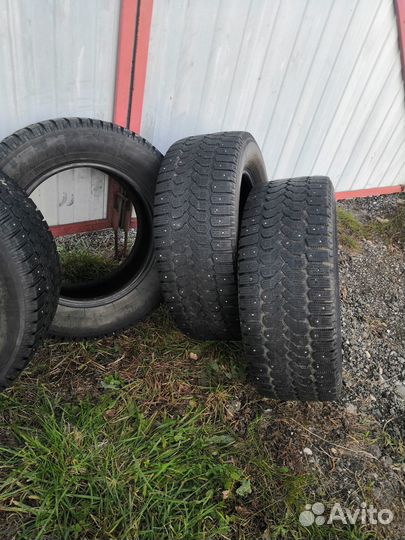 Yokohama Ice Guard F700Z 235/60 R16