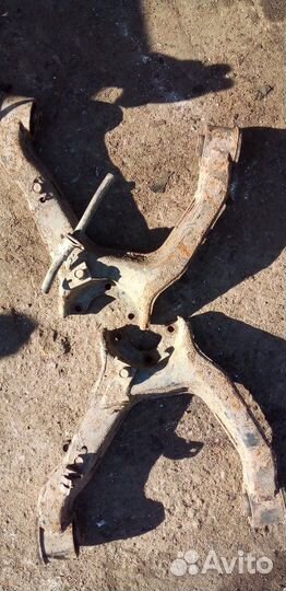 Рычаг подвески верхний передний правый Mitsubishi