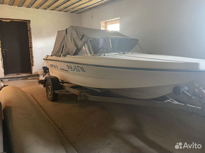 Продам лодку с мотором