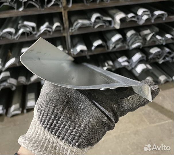 Порог правый Mazda 323S, Familia, Protege BA 1994