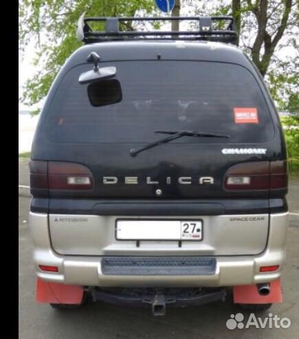 Заднее стекло Mitsubishi Delica