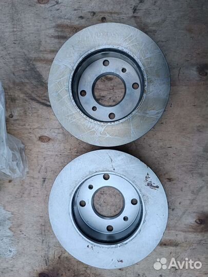 Передние тормозные диски Nissan Primera P10