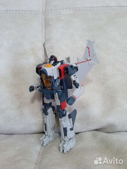 Робот-трансформер Hasbro истребитель