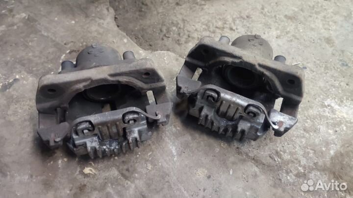 BMW e60 суппорта передние