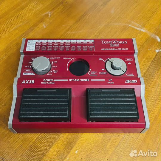 Процессор эффектов для бас гитары Korg AX3B Japan