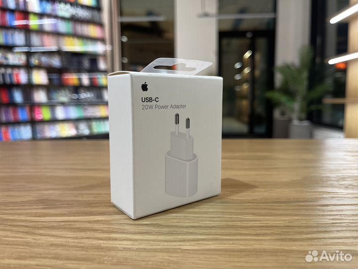 Адаптер Apple USB-C 20W