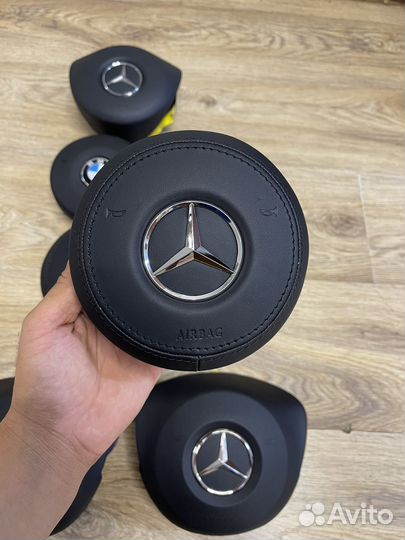 Подушка безопасности в руль AMG с черной строчкой