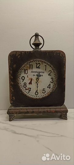 Настольные интерьерные часы