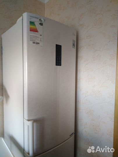 Холодильник LG GA-B489yeqz новый продаю