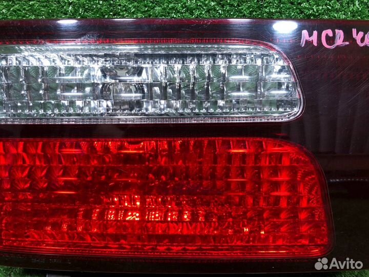 Фонарь внутренний задний левый Toyota Estima MCR40