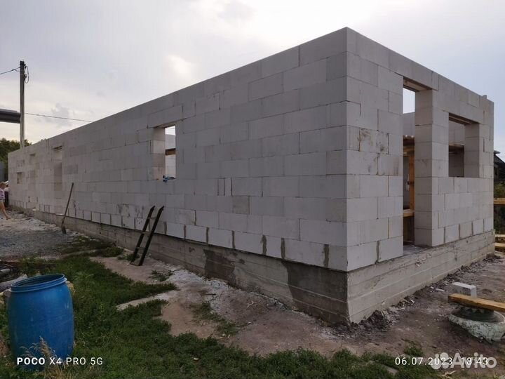 Бригада строителей