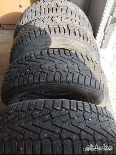 Pirelli Ice 215/65 R17
