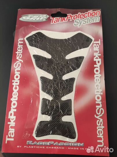 Наклейка на топливный бак мото