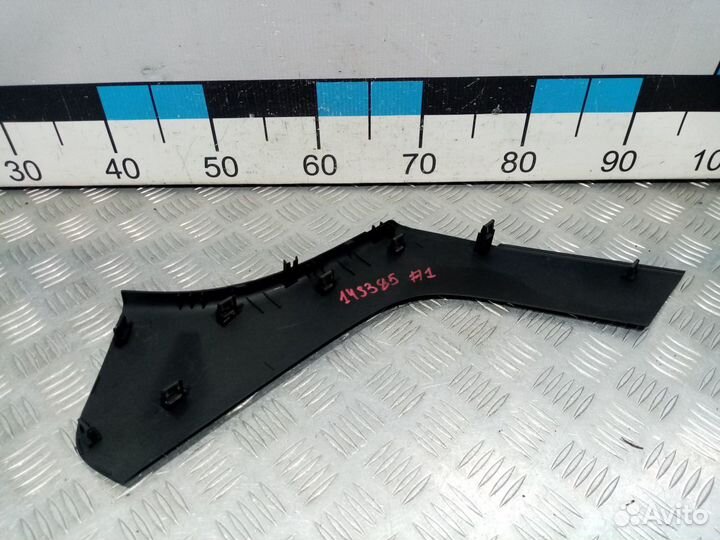 Б/У Накладка декоративная правая#001