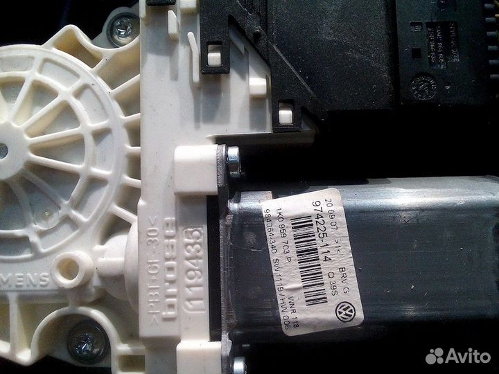 Стеклоподъемник электрический задний левый