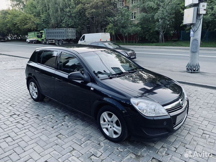 Opel Astra, 2010