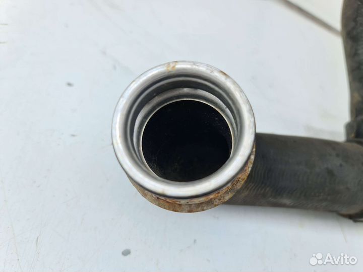 Патрубок радиатора Mercedes W221 M273